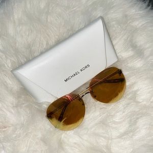 Michael Khors Sunglasses 🌴🌺